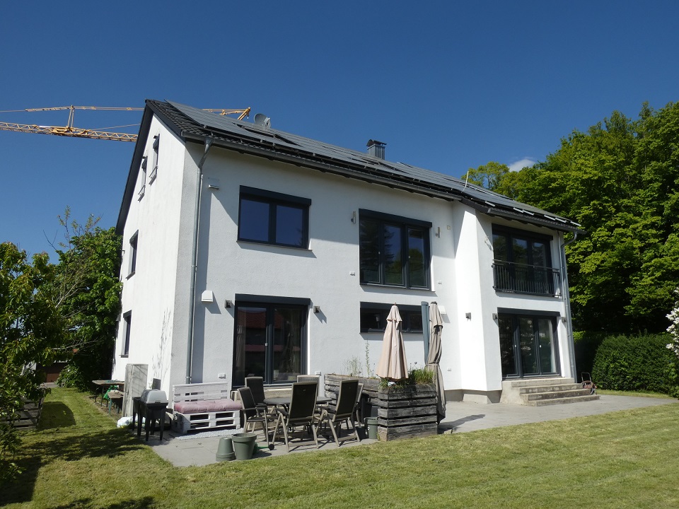 Aussenansicht Zweifamilienhaus Dinkelsbühl Südhang