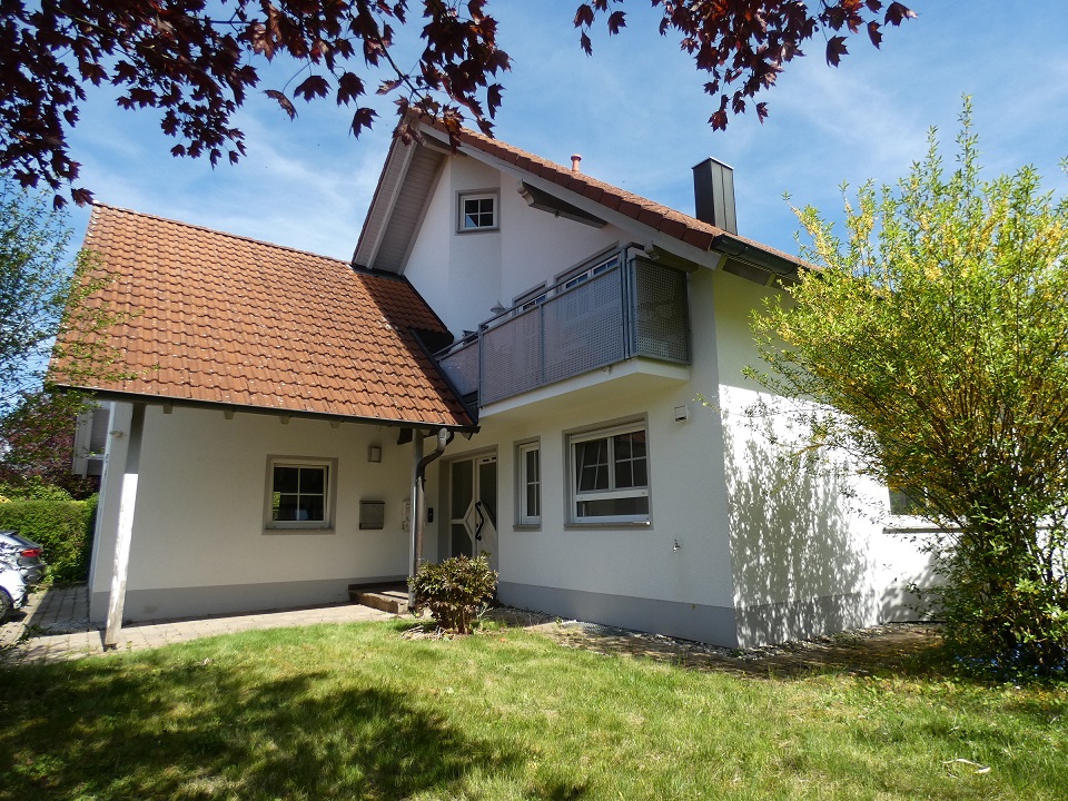 Aussenansicht Zweifamilienhaus Ellenberg Ellwangen
