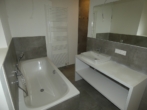 Bad Ansicht 2 - **Gemütliche 2,5-Zimmer-Wohnung mit EBK in kernsaniertem Altbau Whg12 – ab sofort**