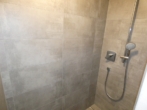 Dusche - **Gemütliche 2,5-Zimmer-Wohnung mit EBK in kernsaniertem Altbau Whg12 – ab sofort**