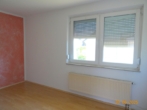 Schlafzimmer 2 - !!Auf Zeit!! 3 Zimmer EG-Wohnung mit Einbauküche, Gartennutzung in Aalen zu vermieten