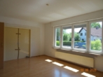 Wohnzimmer Ansicht 2 - !!Auf Zeit!! 3 Zimmer EG-Wohnung mit Einbauküche, Gartennutzung in Aalen zu vermieten