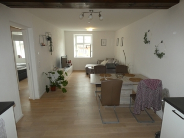 Schicke 2-Zimmer Altstadt-Wohnung in kernsaniertem Altbau – ab sofort, 91550 Dinkelsbühl, Wohnung