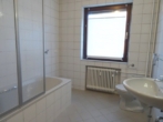 Bad 1 - Großzügige 3,5 Zimmer- Wohnung mit EBK und Terrasse in Oberkochen
