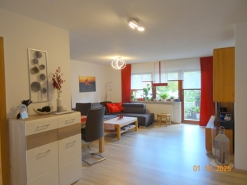 Sonnige, helle 3,5-Zimmer-Erdgeschoss-Wohnung mit Balkon, 73434 Aalen / Unterrombach, Erdgeschosswohnung