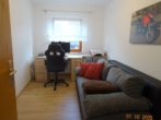Büro-, Kinderzimmer - Sonnige, helle 3,5-Zimmer-Erdgeschoss-Wohnung mit Balkon