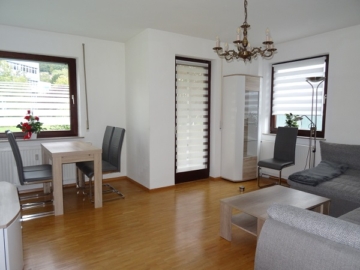 Modern möblierte 2,5 Zimmer Wohnung mit EBK und Balkon in Oberkochen ab sofort frei, 73447 Oberkochen, Wohnung