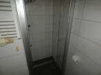 Bad Ansicht 2 - Studenten aufgepasst: Appartment ( EG rechts ) – ab sofort