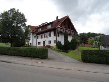 Charmante – Doppelhaushälfte mit zwei Wohnungen, Garten in Aalen-Waiblingen, 73434 Aalen / Waiblingen, Haus